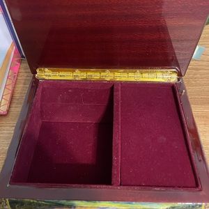 Jewelry box